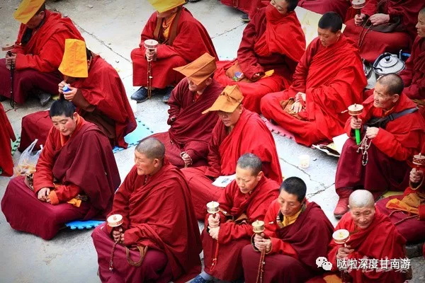 神秘天葬,你所不知道的千年丧葬习俗。 第9张