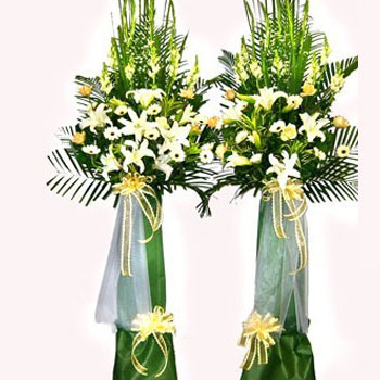 花圈挽联怎么写?祭奠花圈花篮挽联写法大全 第1张